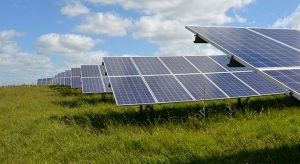 ¿Baterías del futuro?: crean un líquido que puede almacenar energía solar por 18 años