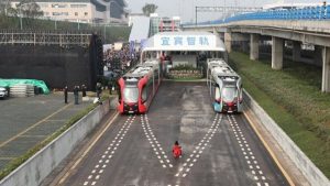 China desarrolla un tren completamente autónomo que circula sobre rieles virtuales