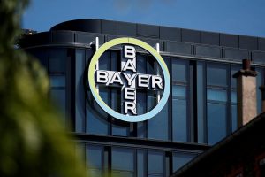 Otro revés para Bayer: llega a acuerdo de u$s 2.000 millones por demandas sobre sus agrotóxicos