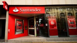 Banco Santander busca startups para impulsar la sostenibilidad en el fútbol