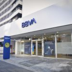 Los bancos BBVA y Santander, entre los diez líderes de “financiación sostenible”