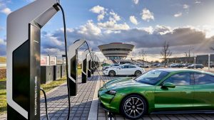 Porsche abre la estación de carga rápida más potente de Europa