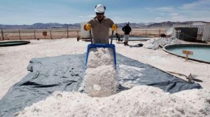 Jujuy quiere aprovechar el futuro de la movilidad: inició la construcción de una planta de baterías para autos eléctricos