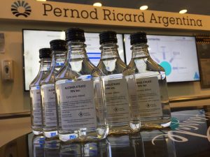 Pernod Ricard Argentina produce y dona alcohol etílico para fabricar alcohol en gel y luchar contra el COVID-19