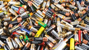 Científicos crean una “batería orgánica” que se puede cargar hasta 500 veces con energía solar