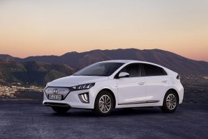 Todos quieren ser “cero emisiones”: los autos eléctricos de Hyundai triunfan en un particular segmento de clientes