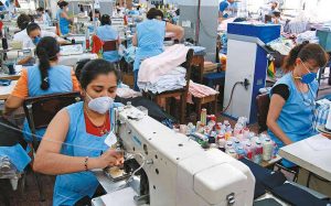 La mayor empresa textil del país adapta su estrategia comercial para sobrevivir ﻿