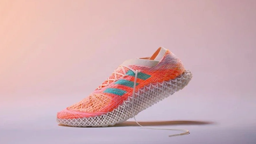 Plástico tejido, el nuevo material de las Adidas