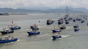 Saqueo en mar argentino: la flota ilegal china abandonó por completo el Pacífico y ya pesca frente a las costas de la Patagonia