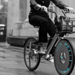 Crean una rueda para bicicletas que purifica el aire contaminado de las ciudades