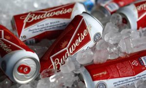 Innovación: Budweiser recicla sus latas y las convierte un particular producto