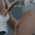 Cantá en la ducha y ahorrá energía: así funciona el parlante que funciona con agua