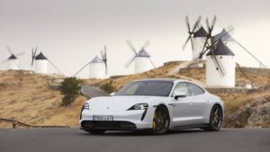 Porsche ya fabrica sus autos eléctricos con piezas impresas en 3D
