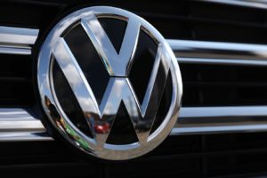 Volkswagen dejará de vender autos con motor a combustión en 2035 en Europa