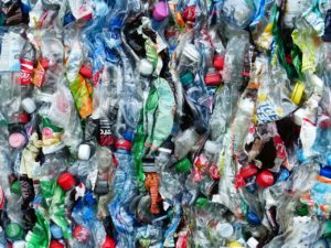 Qué entidades crearon un consorcio petroquímico para promover el reciclaje sustentable del plástico