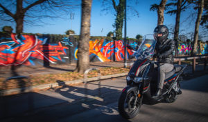 Movilidad sostenible: qué banco lanza un plan de financiación para comprar motos eléctricas