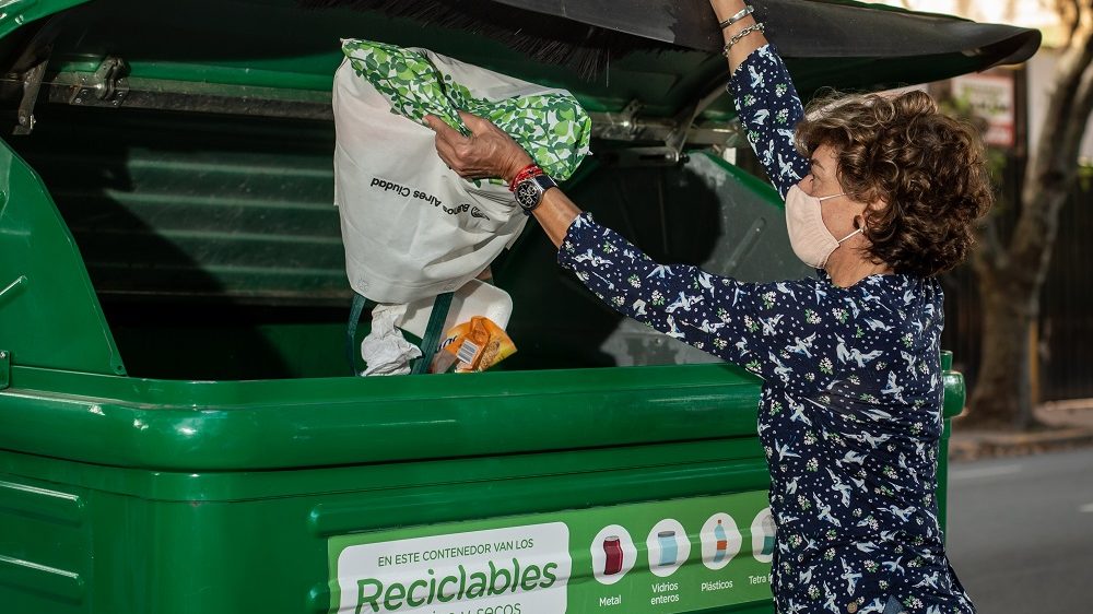Más sustentable: Los porteños ya tienen contenedores verdes a menos de 150 metros de sus casas