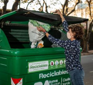 Más reciclaje: los porteños ya tienen contenedores verdes a menos de 150 metros de sus casas