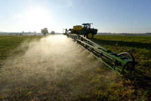 El Gobierno reduce aranceles a los herbicidas para impulsar producción agrícola
