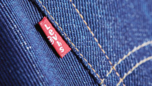 Un grupo de científicos logró una fórmula para teñir jeans sin perjudicar al medioambiente, ¿de qué se trata?