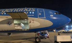 Contra el maltrato animal: Aerolíneas Argentinas no transportará más “trofeos de caza” en sus vuelos
