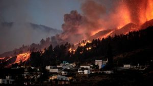 Video: así quedaron sumergidos en cenizas los pueblos cercanos al volcán de La Palma