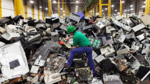 Este año la basura electrónica pesará más que la Gran Muralla china