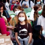 “Queremos justicia climática”, fue el lema de 100 mil jóvenes que pidieron cambios durante la PreCOP26