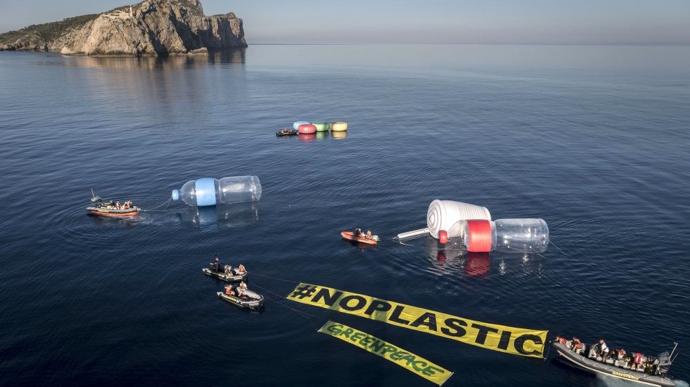 El top 10 de las empresas que más contaminan con plásticos en el mundo, según Greenpeace