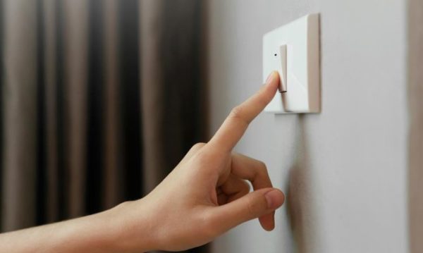 Tips para ahorrar energía: la técnica para aplicar en tu casa y bajar el consumo de luz