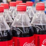 Coca-Cola vende 100 mil millones de botellas desechables por año: cuál es el desafío ambiental de la empresa