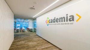 Santander lanza Academia COMEX para facilitar la operatoria de negocios