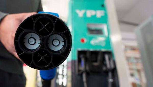 YPF instalará cargadores para vehículos eléctricos en Argentina: en qué provincias estarán ubicados