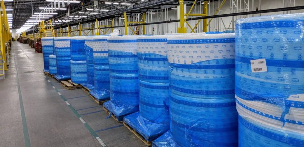 Amazon generó unos 270 millones de kilos de desechos plásticos en 2020