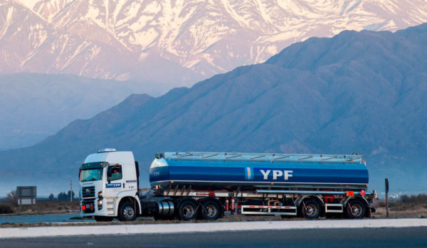 YPF destacó el compromiso de la compañía para reducir la huella de carbono