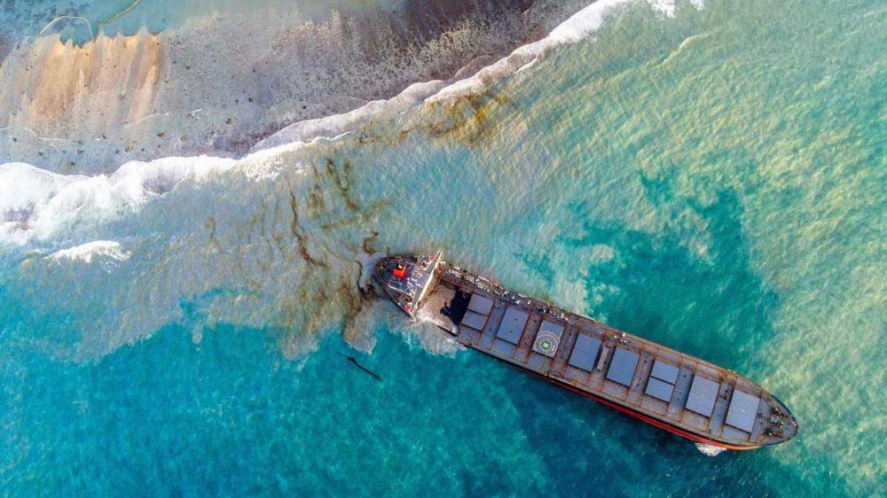 Condenan a 20 meses de prisión al capitán de un barco por derrame de petróleo en el océano Índico