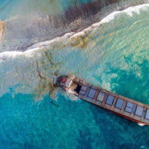 Condenan a 20 meses de prisión a los responsables de un derrame de petróleo en el océano Índico