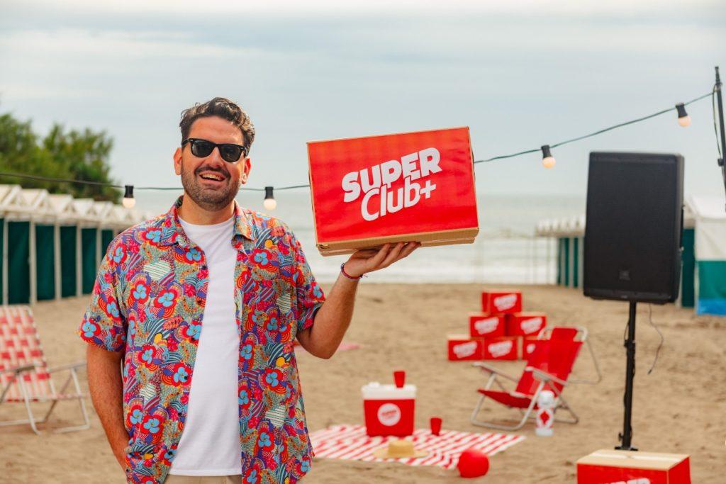 Santander lanza su programa SuperClub+ con más beneficios para sus clientes en el verano