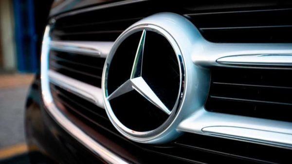 La cifra mega millonaria que invertirá Mercedes-Benz en electrificación y digitalización de vehículos