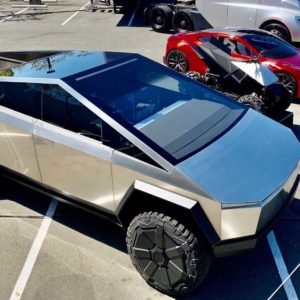 Así es el nuevo eléctrico Cybertruck de Tesla que tendrá cuatro motores
