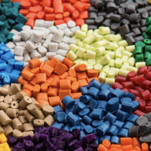 Paso a paso: cómo crear un producto a base de plástico reciclado