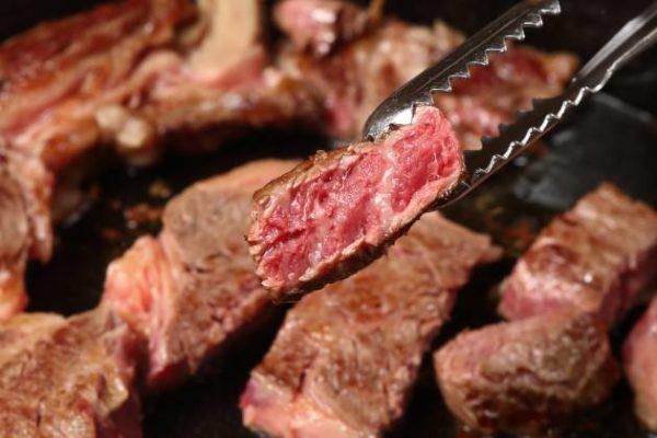 ¿Cuál sería el impacto ambiental si se consumiera menos carne?