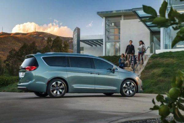 Stellantis va por más: Chrysler  se convertirá en fabricante de autos 100% eléctricos