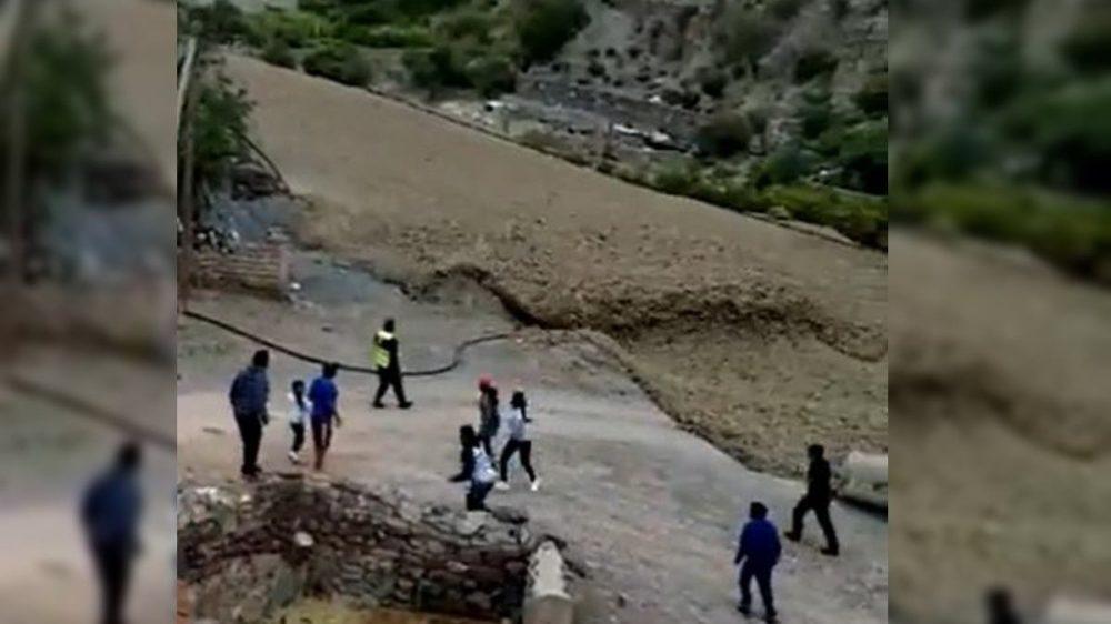 Video: un alud dejó a un pueblo de Salta "dividido en dos"