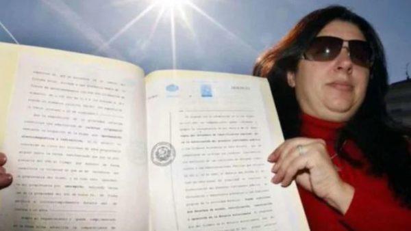 Una mujer española dice ser la dueña del sol y busca cobrar un impuesto por su uso