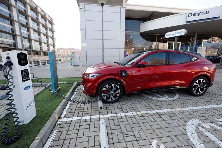 Renault solo venderá en Europa coches eléctricos en 2030
