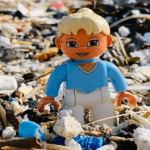 5 millones de piezas de Lego se cayeron al mar y una mujer quiere recuperarlas: conocé la historia