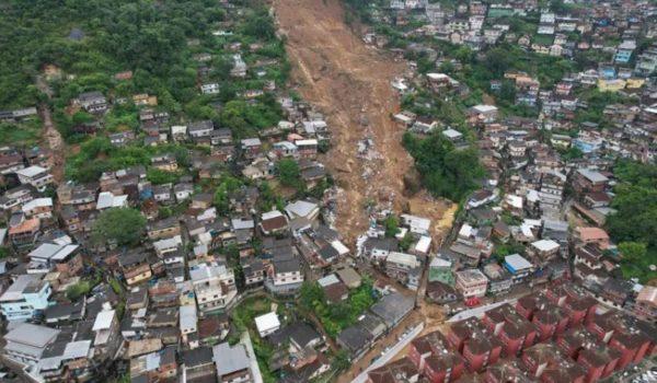 Tragedia en Brasil: más de 100 muertos por un temporal que arrasó una ciudad en Río de Janeiro