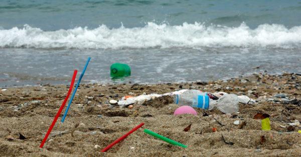Estas dos empresas crearon una alianza para de detener el plástico en los océanos, ¿de qué se trata?