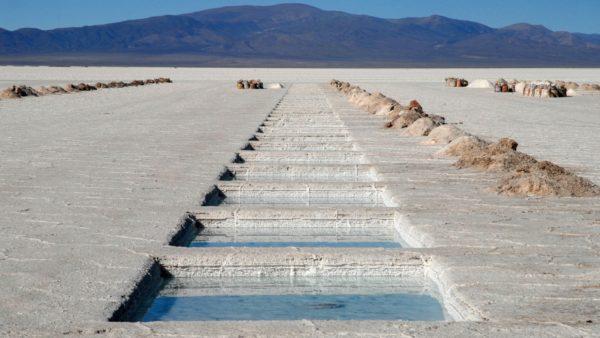 Argentina y Bolivia acuerdan avanzar en proyectos para sumar valor agregado al litio, ¿cómo lo harán?